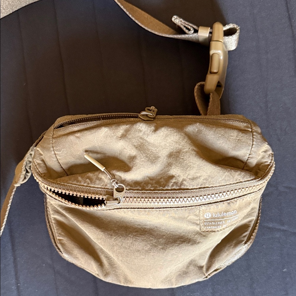 Lululemon Tan Zip Fanny Pouch, new